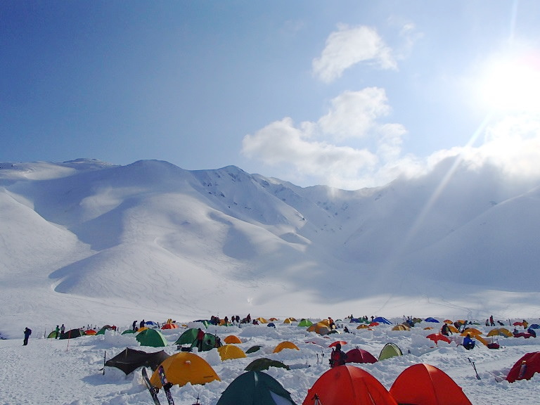 立山（北アルプス）　雷鳥沢雪上テント泊登山＆バックカントリー